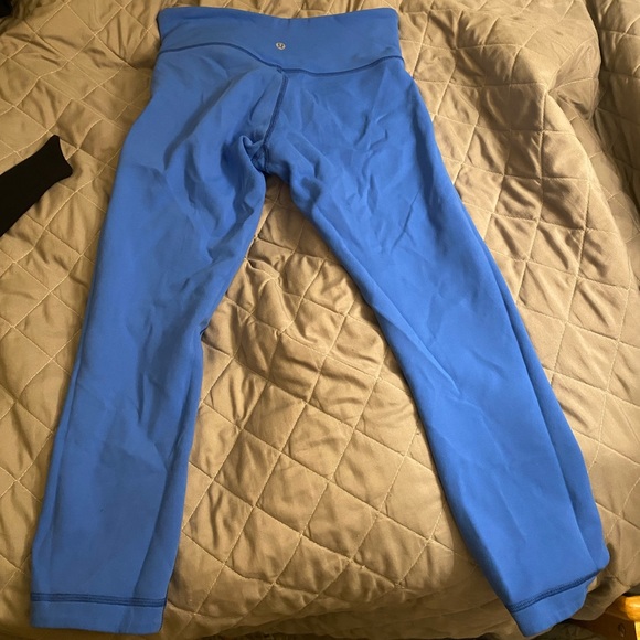 Lululemon 3/4 reversible leggings - Picture 1 of 2